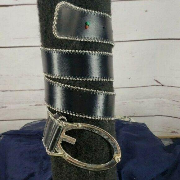 Guess Style #957036 Black‎ With Silver Belt - Picture 6 of 8